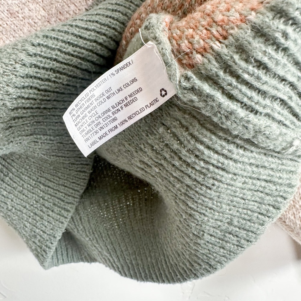 Universal Threads | Landscape Mountains Crewneck … - image 6